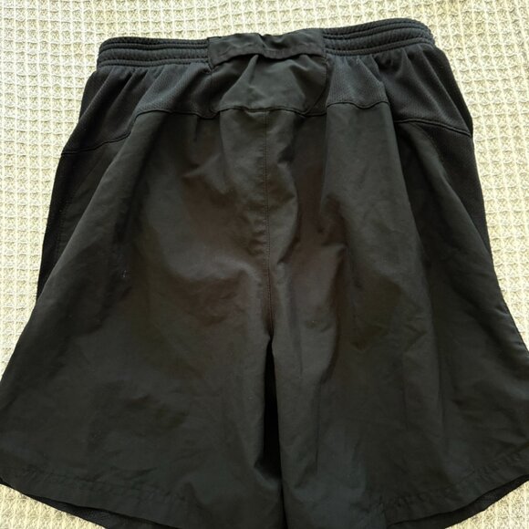 Under Armour Shorts - Picture 2 of 2
